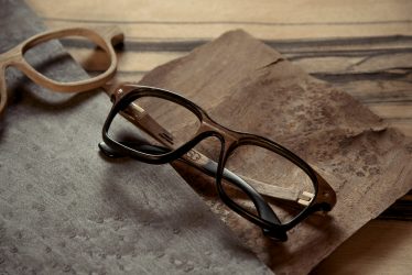 Photographe créative, publicité. Lunettes, eyewear, photographe nantes, produits, reportages, packshot.