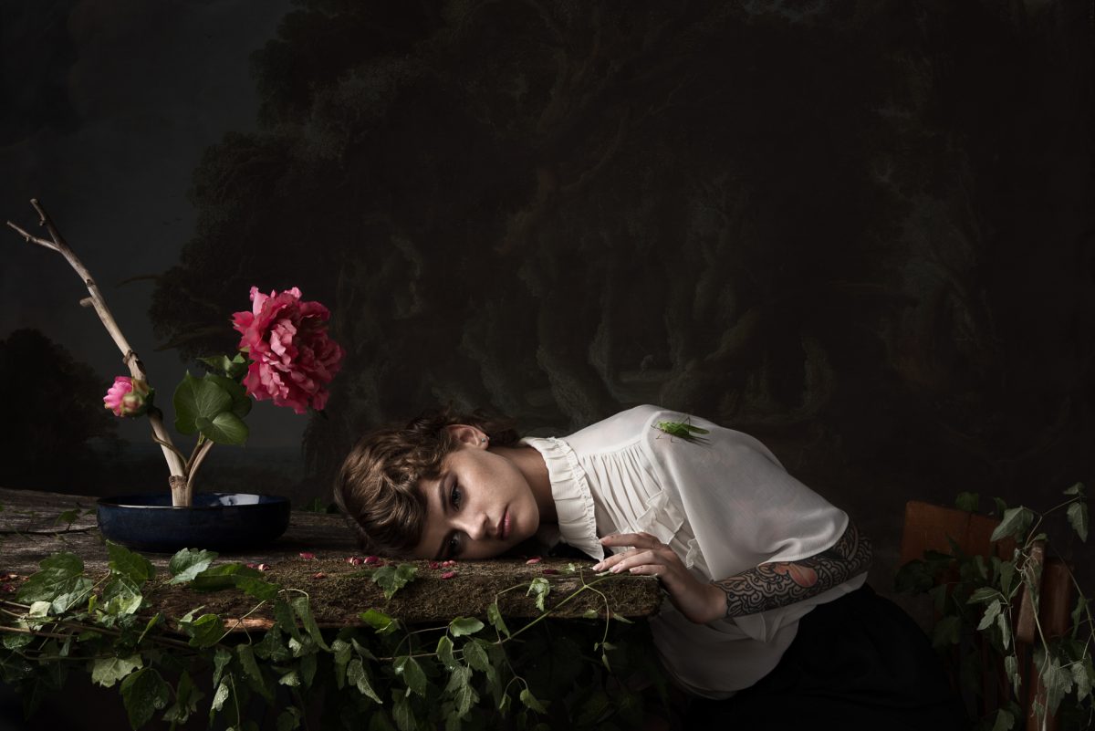 01-Sarah-Scaniglia-Fineart-portrait-nantes-photographe-studio-photo-44-art-artiste-fleur-histoire-culture-creatif-conception-nature-amour-love-story-mise-en-scene-scenographie-decor