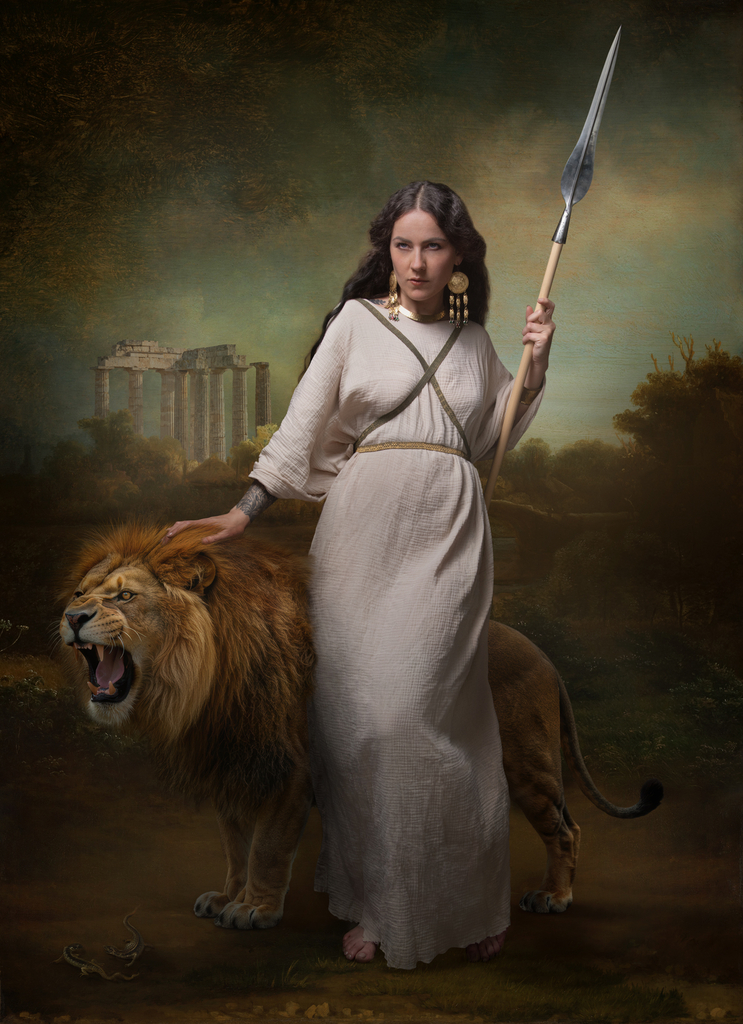 Sarah Scaniglia Photomontage, art visuel, photographie. Portrait de femme, thème mythologique, le Lion de Némée.